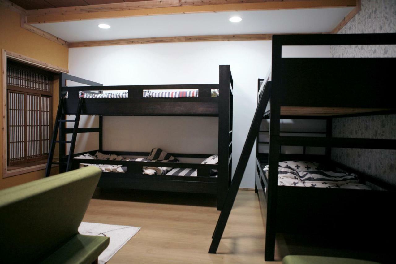 Maru House Hotel Осака Екстериор снимка